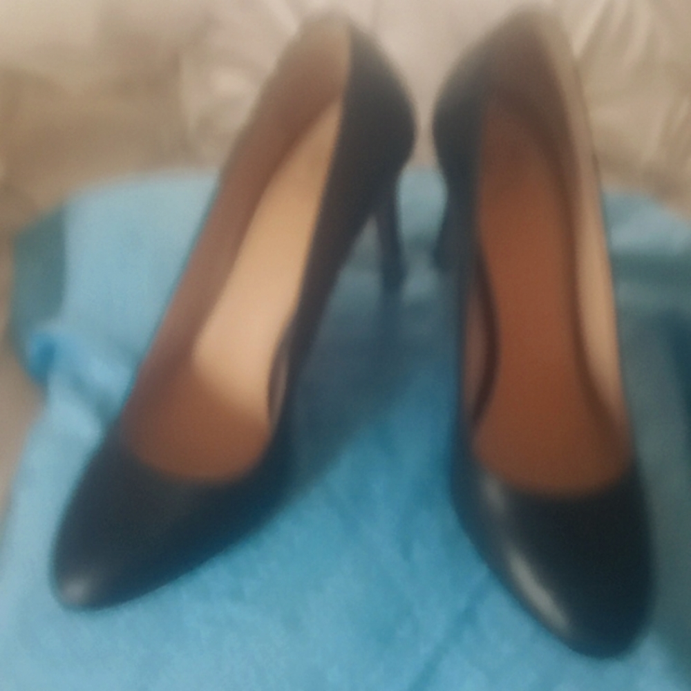 Tory Burch black pumps
